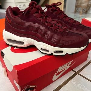Women’s Nike Air Max 95 essentials